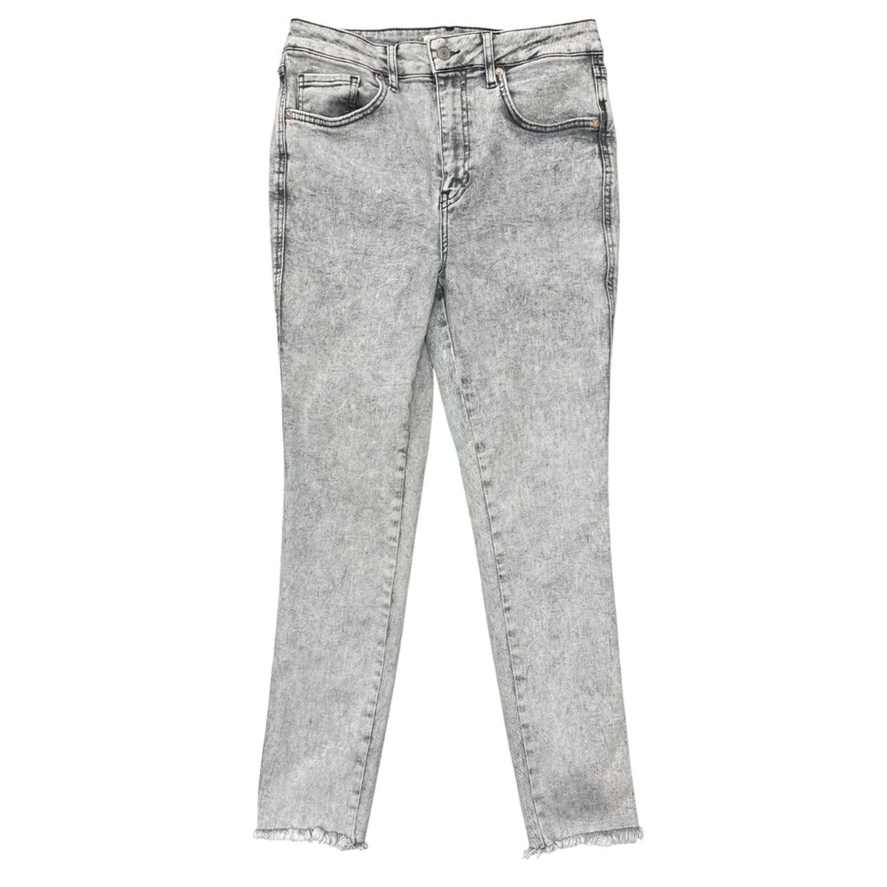 We The Free Gray acid Wash size 30 raw hem skinny jeans